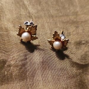 Gold Tone  Leaf Pearl Earrings